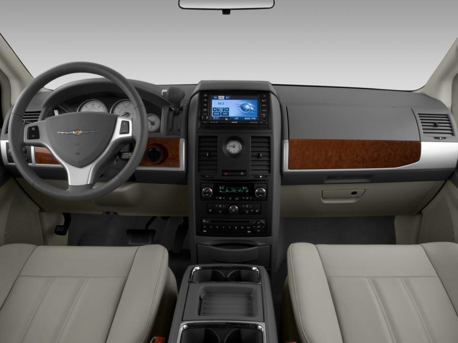  Chrysler Town & Country 2007 года  (фото 7 из 24)